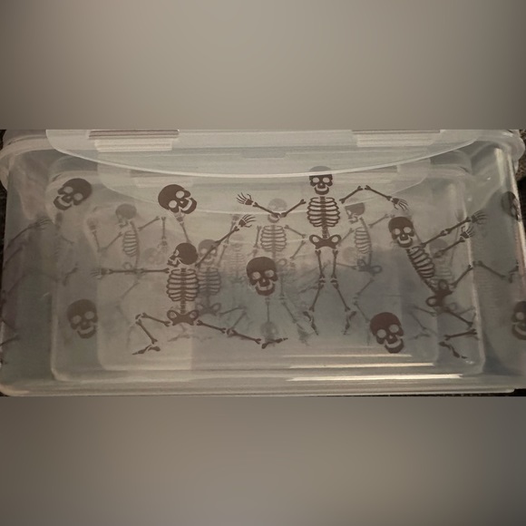 Skeleton Square Food Storage Container - Picture 3 of 4